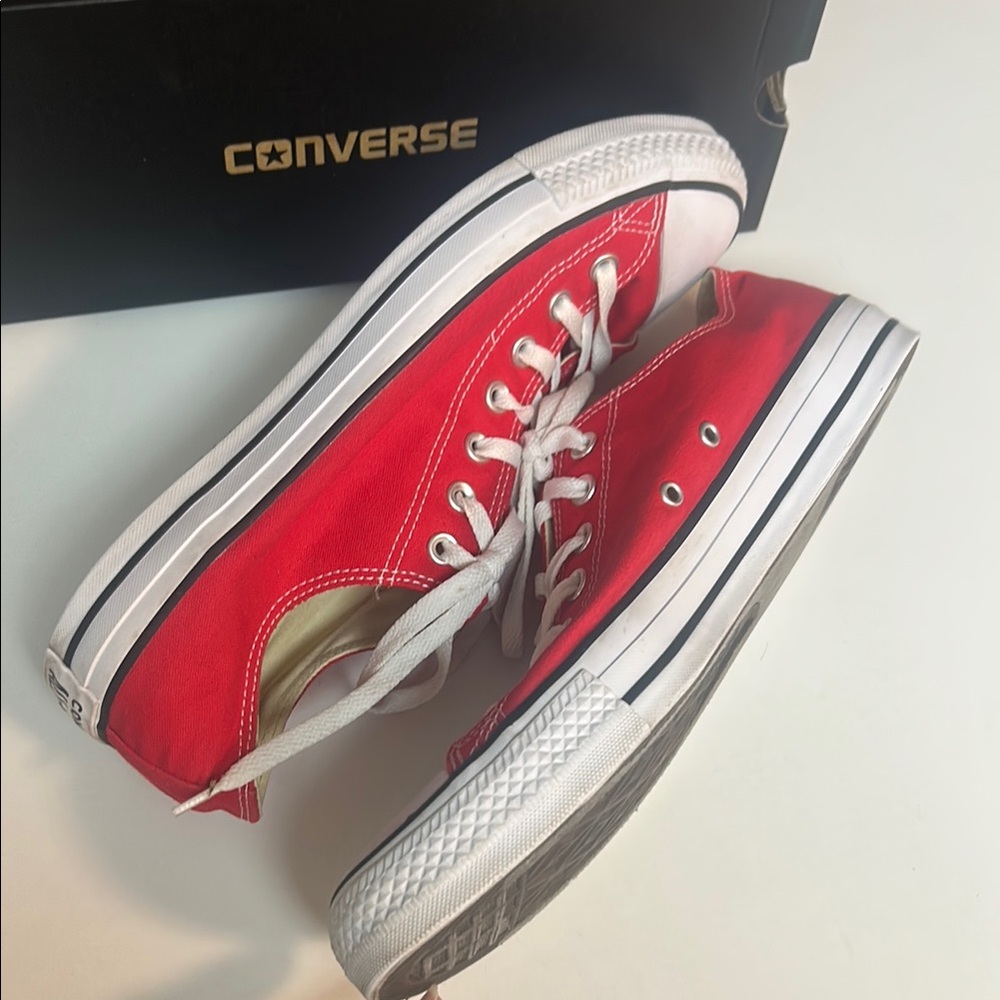 Converse Red & White Low-Top Sneakers Classic Design UNISEX MEN 12/WOMEN 14 - Picture 2 of 10